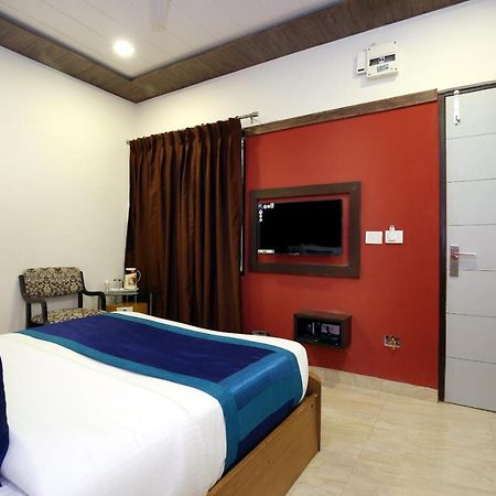 Capital O 9822 Hotel Seven Chandīgarh Exterior foto